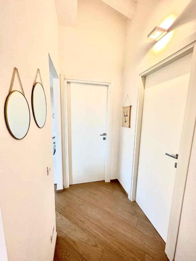 Waterfront Apartment Ольбия Экстерьер фото